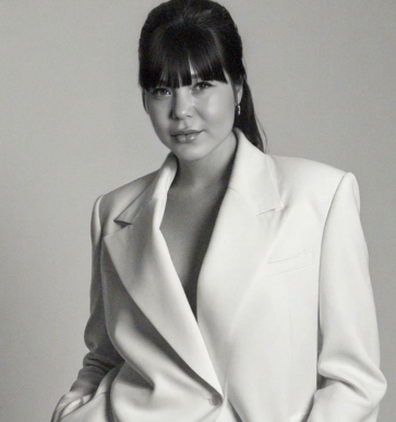 Kenia Bajuelos, Manager