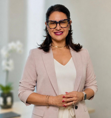 Lisett Betancourt, Manager