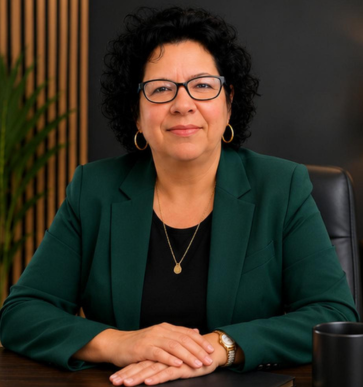 Lizet González, Manager
